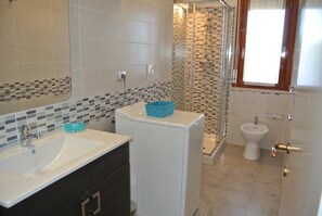 Shower, bidet - Residence Gardenia (Lignano Sabbiadoro)