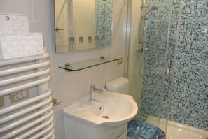 Shower, bidet - Residence Gardenia (Lignano Sabbiadoro)