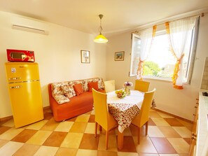 Dining - Villa Mar - Two Bedroom Apartment with Balcony (Marta) (Dubrovnik)