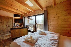 Deluxe Double Room, Sauna, Mountain View | In-room safe, individually decorated, desk, blackout curtains - Gasthof Sennerhütte (Gohrisch)