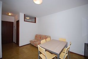 Repas dans la chambre