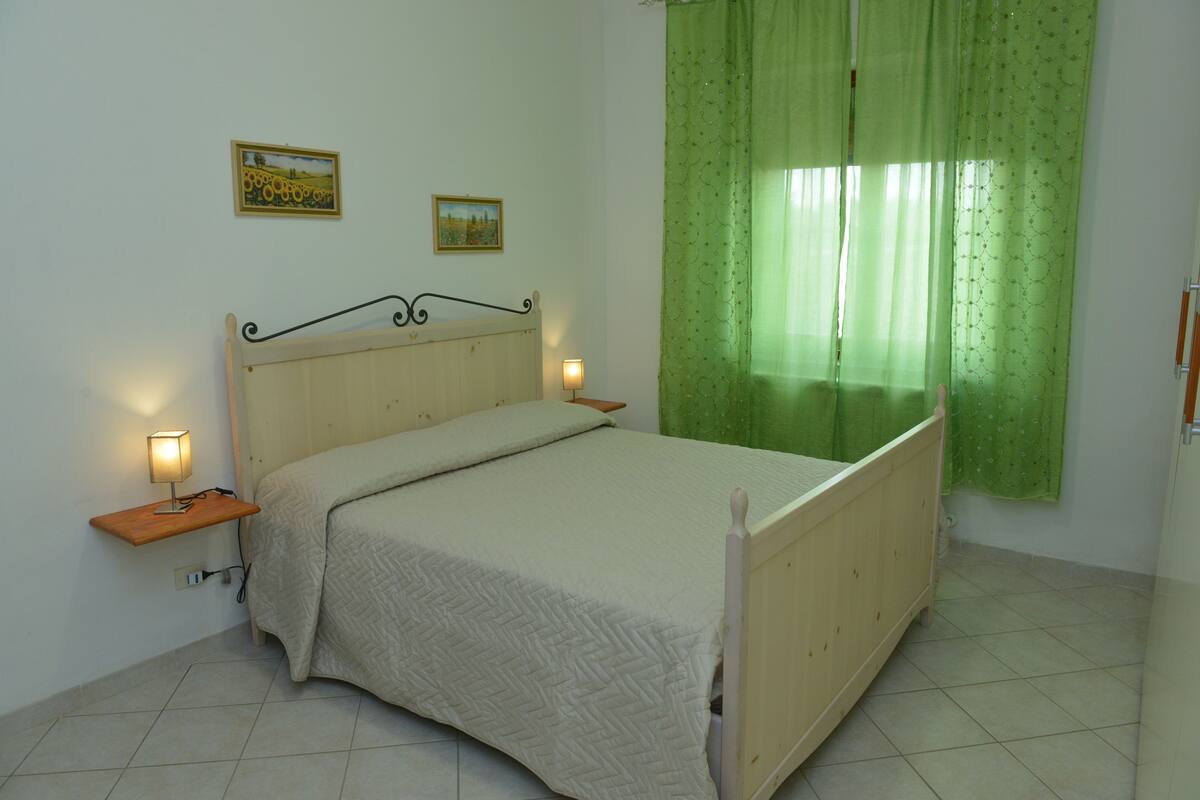 Classic Apartment, 1 Bedroom (Melone) | Desk, cribs (free), WiFi (free), bed sheets