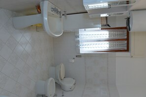 Classic Apartment, 1 Bedroom (Melone) | Bathroom - Agriturismo Nato Contadino (Capalbio)