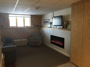 Interior - Ski In/Out at Sugarloaf
Short Walk or Shuttle to Bars and Base Area
Sleeps 4
 (Carrabassett Valley)