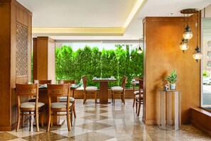 Restaurant - Vivid Jeddah Hotel, a member of Radisson Individuals (Jeddah)