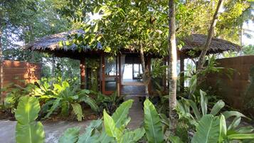 Phòng Suite có tầm nhìn toàn cảnh | Hiên