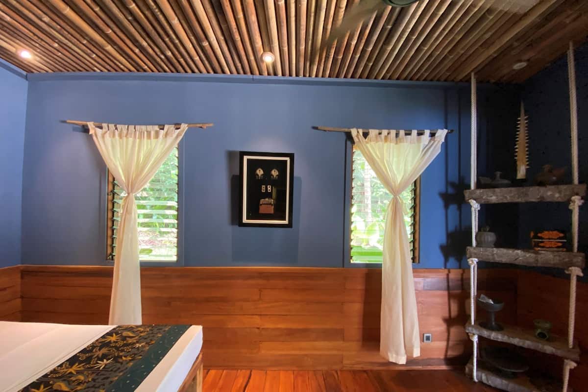 Cofres nos quartos, roupa de cama