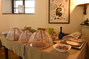 Tägliches inbegriffenes Frühstücksbuffet