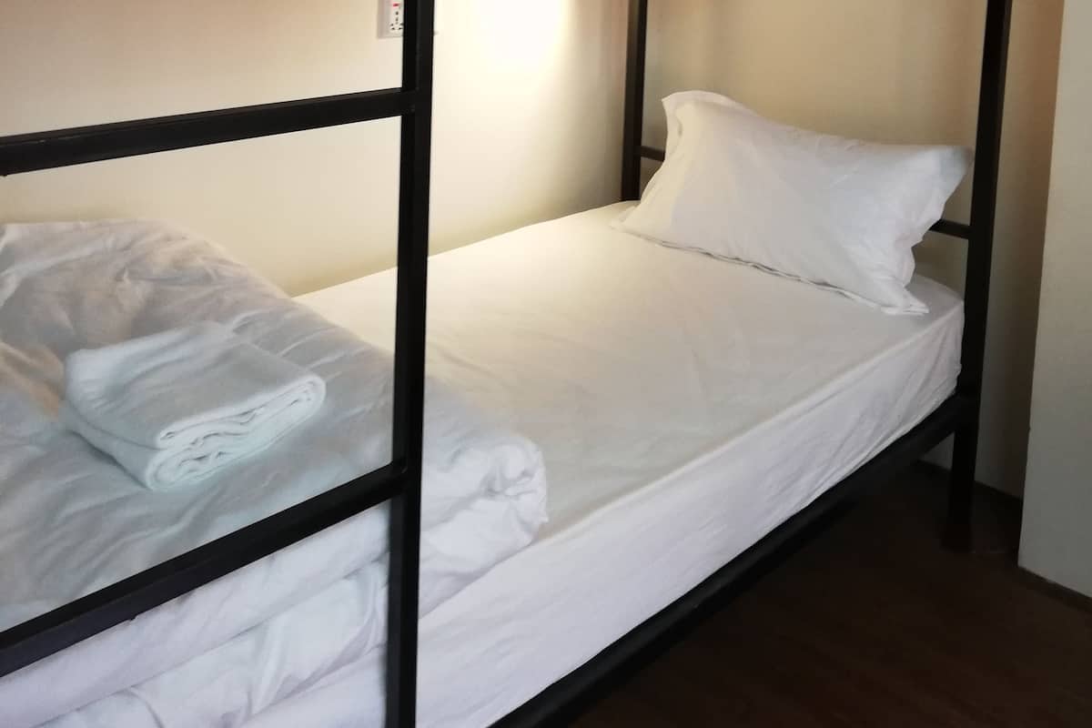 Premium Shared Dormitory, Women only, Non Smoking