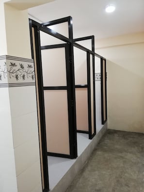 Dortoir Partagé Premium, femmes uniquement, non-fumeur | Salle de bain
