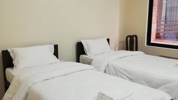 Classic Double Room, 1 Bedroom | Desk, free WiFi