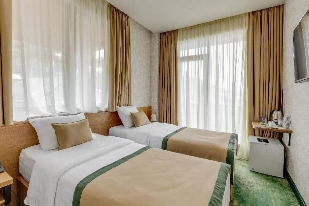 1 bedroom, premium bedding, minibar, in-room safe