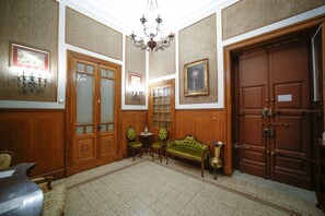 Interior entrance - La Casa di Marcello (Catania)