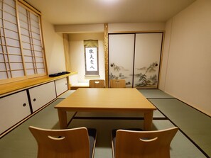 豪華套房 (Japanese Style) | 獨特裝潢、布置獨特、書桌、隔音