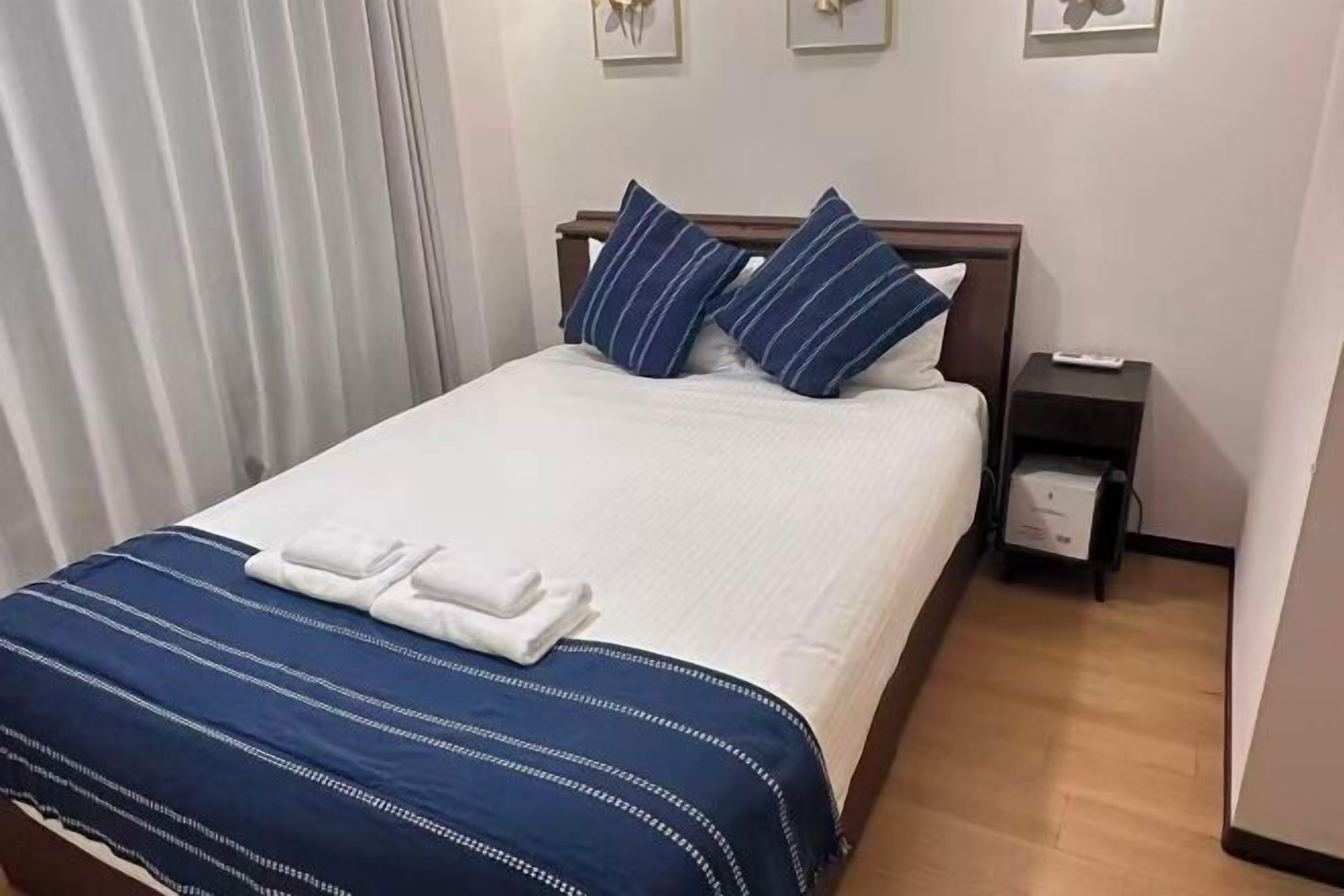 Individually decorated, individually furnished, desk, soundproofing