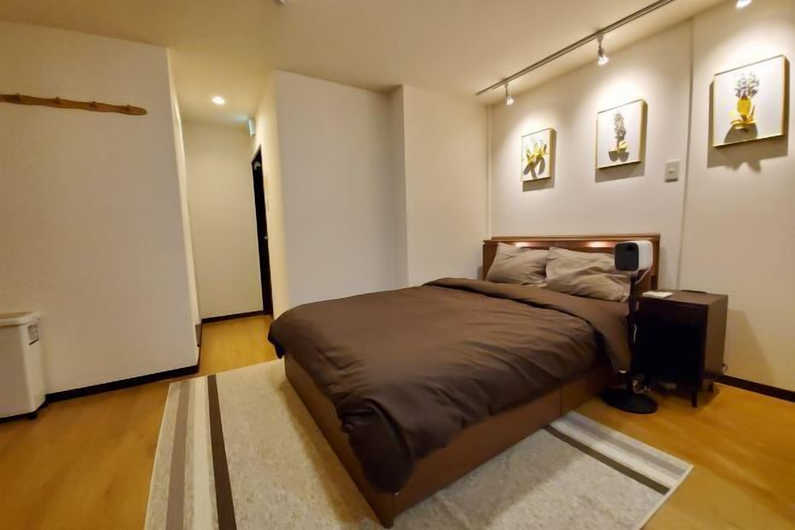 Individually decorated, individually furnished, desk, soundproofing