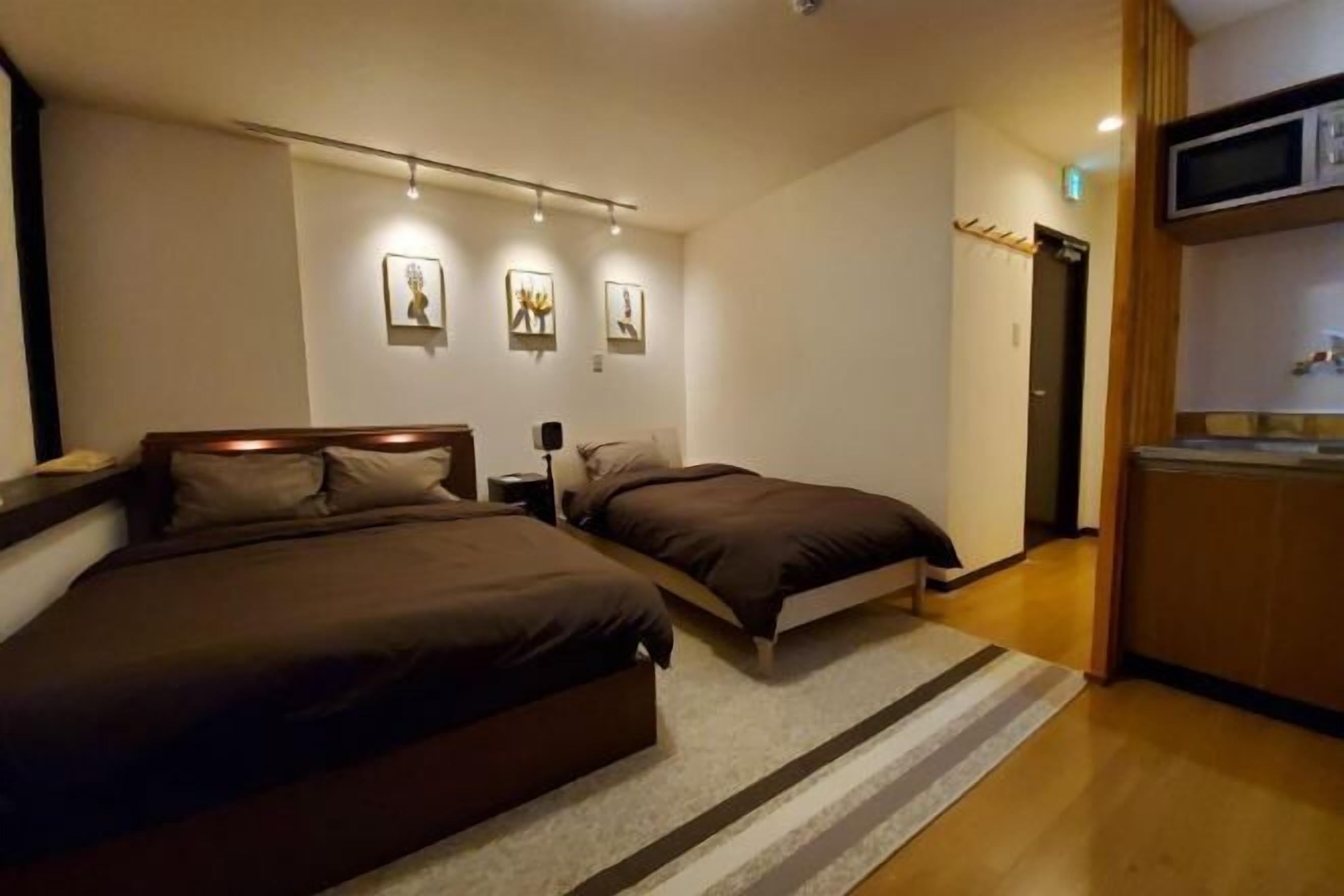 Individually decorated, individually furnished, desk, soundproofing