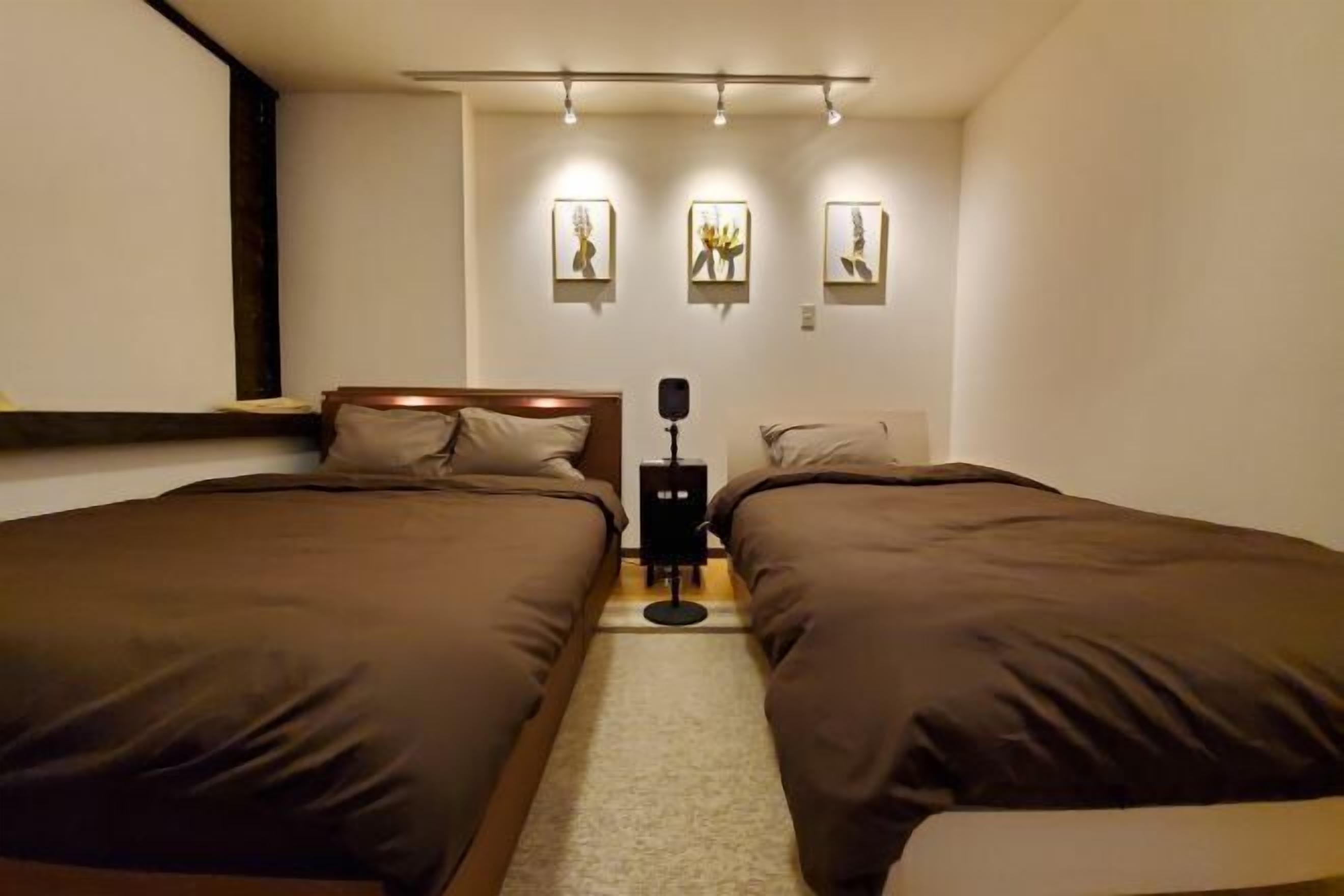 Individually decorated, individually furnished, desk, soundproofing