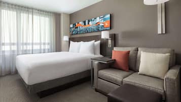 Hypo-allergenic bedding, in-room safe, individually furnished, desk