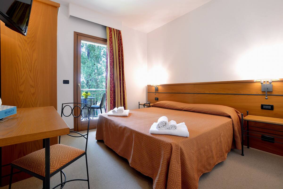 Minibar, desk, blackout curtains, rollaway beds