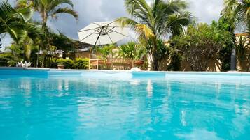 Outdoor pool, pool loungers