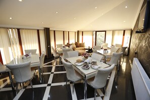 Restaurant - Sky Tbilisi Hotel (Tbilisi)