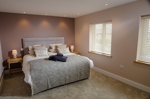 Cottage | Iron/ironing board, free WiFi, bed sheets