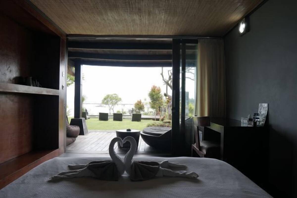Insonorización, wifi gratis y ropa de cama