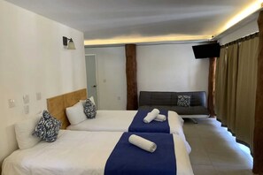 Deluxe-Zimmer, 2 Doppelbetten, Gartenblick | 1 Schlafzimmer, Bügeleisen/Bügelbrett, kostenloses WLAN