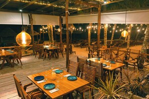 Breakfast, lunch and dinner served - Hotel & Beach Club Ojo de Agua (Puerto Morelos)