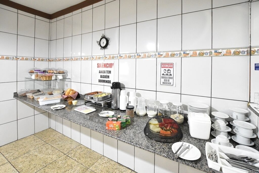 free daily self-service breakfast