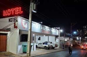 Fachada de la propiedad