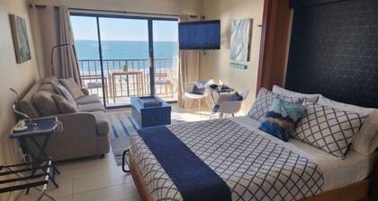 Cozy Beachfront studio near Top places: Galveston Seawall