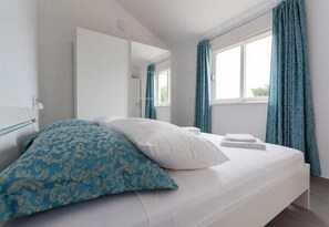 2 bedrooms, Internet, bed sheets