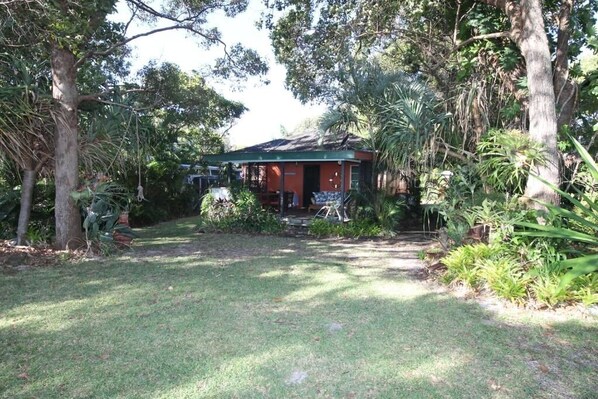 Exterior - Signal Cottage Moreton island (Cowan Cowan)