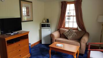 Basic Cottage | Living area | LED TV