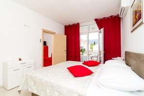 1 bedroom, free WiFi, bed sheets