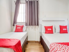 Triple Room, Multiple Beds | Desk, free WiFi, bed sheets, wheelchair access