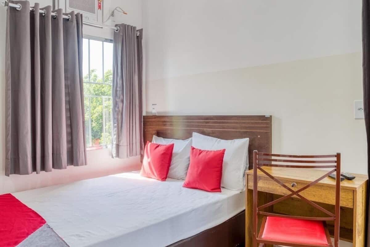 1 bedroom, desk, free WiFi, bed sheets