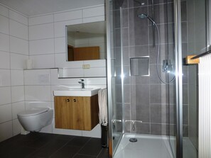 아파트, 1층 | 욕실 | 헤어드라이어, 타월