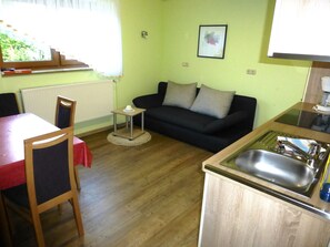 公寓, 地面層 | 起居區 | 平面電視