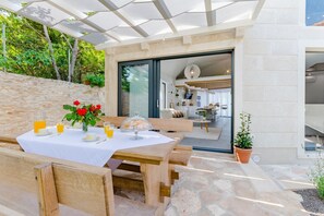 Restauration extérieure