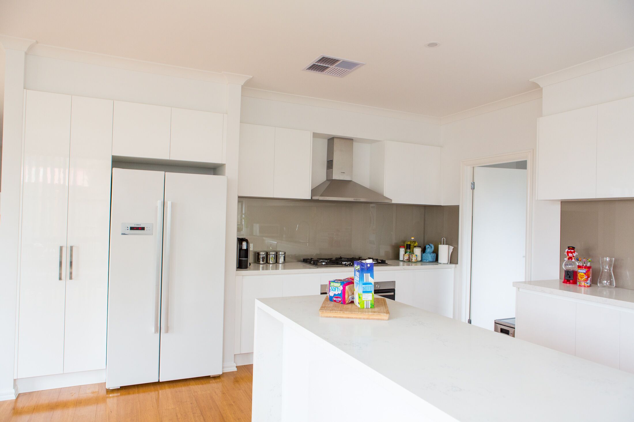 5 Bedroom | 3 Bathroom Holiday Home near Glen Waverley with WIFI and NETFLIX — image 3