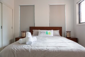 5 bedrooms, desk, iron/ironing board, free WiFi