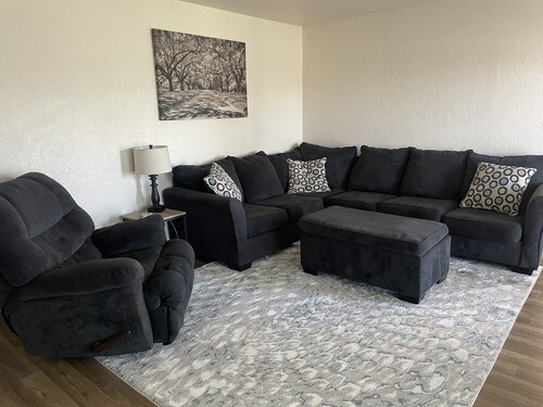 Great, clean house in the middle of Medford