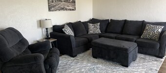 Great, clean house in the middle of Medford