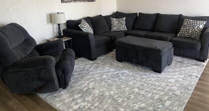 Great, clean house in the middle of Medford