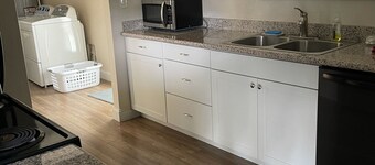 Great, clean house in the middle of Medford