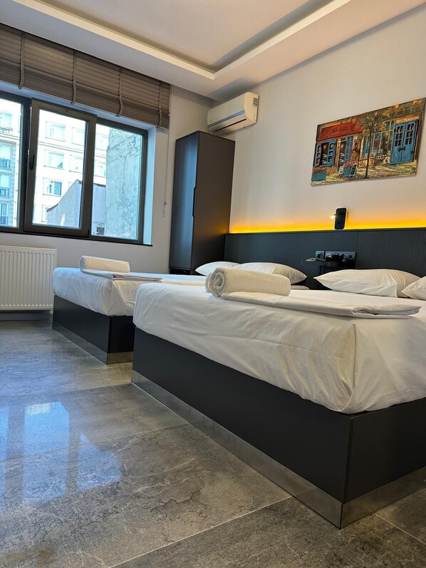 Premium bedding, minibar, desk, free WiFi - Grand FM Hotel (Istanbul)