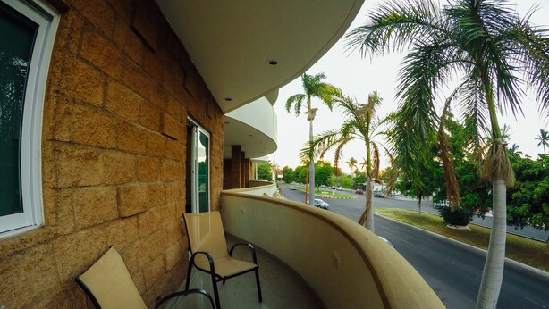 Deluxe Suite, 2 Double Beds, Non Smoking | Balcony - Gran Hotel Residencial Galerias (Cajeme)